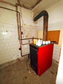 Polyfunkčná budova 3km od hranice v Hollóháza