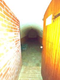 Polyfunkčná budova 3km od hranice v Hollóháza