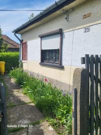 Úžasná záhrada, dobrá lokalita, menší dom v MÉRA