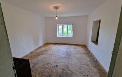 Úžasná záhrada, dobrá lokalita, menší dom v MÉRA