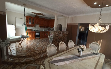 Veľkorysý 4i. TEHLOVÝ rodinný dom v MÉRA