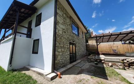 REZERVOVANÝ- EXKLUZÍVNE LEN PRE NÁROČNÝCH HOLLÓHÁZA