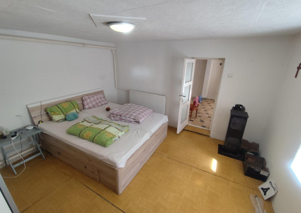 Gazdovský dom v obci Méra s ústredným kúrením