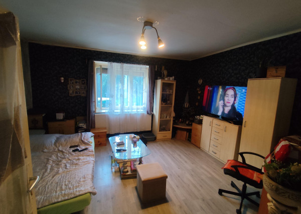 Dom v Tornyosnémeti, 2 km za hranicou