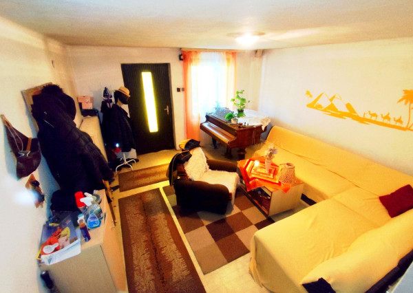 REZERVOVANÝ - Priestranný dom v obľúbenej Hidasnémeti, 3km od hranice