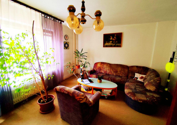 REZERVOVANÝ - Priestranný dom v obľúbenej Hidasnémeti, 3km od hranice