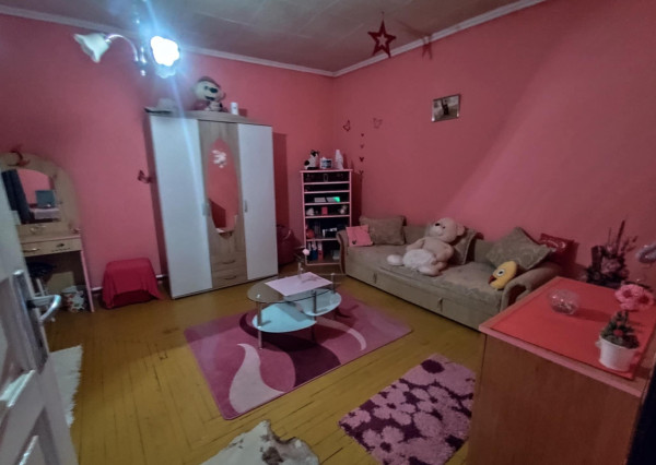 DOM S OBYTNOU ČASŤOU + PRIESTOR NA DROBNÉ PODNIKANIE V MÉRA