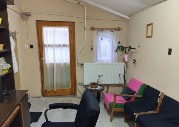 DOM S OBYTNOU ČASŤOU + PRIESTOR NA DROBNÉ PODNIKANIE V MÉRA