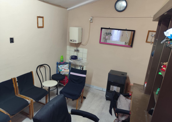 DOM S OBYTNOU ČASŤOU + PRIESTOR NA DROBNÉ PODNIKANIE V MÉRA