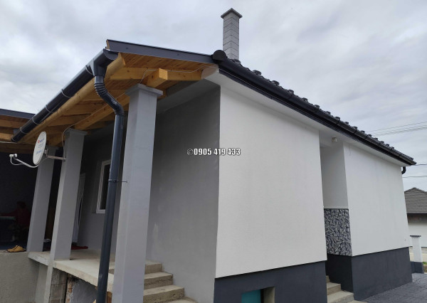 Výborný zrekonštruovaný dom s garážou v Encs