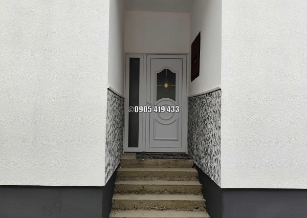 Výborný zrekonštruovaný dom s garážou v Encs