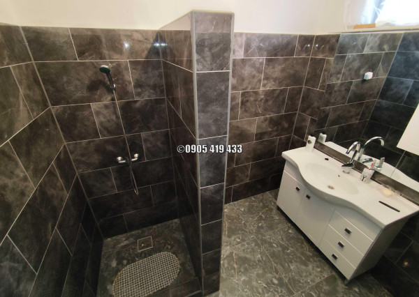 Výborný zrekonštruovaný dom s garážou v Encs