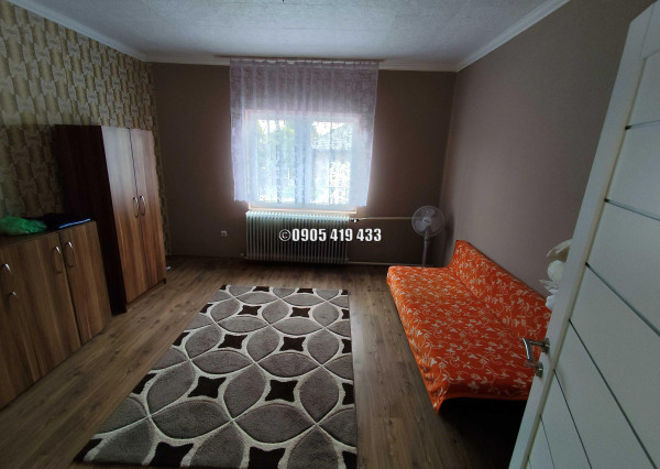 Výborný zrekonštruovaný dom s garážou v Encs