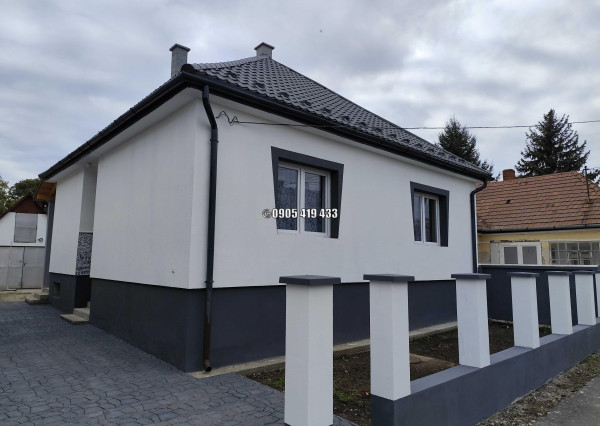 Výborný zrekonštruovaný dom s garážou v Encs