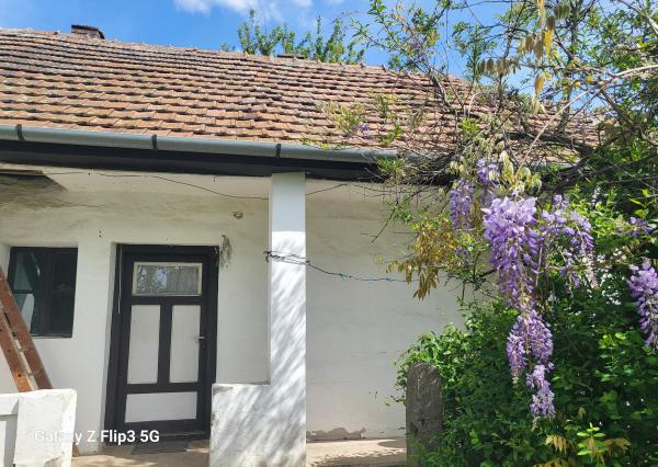 Úžasná záhrada, dobrá lokalita, menší dom v MÉRA