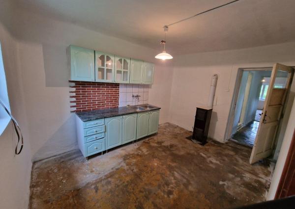 Úžasná záhrada, dobrá lokalita, menší dom v MÉRA