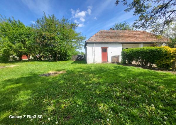 Úžasná záhrada, dobrá lokalita, menší dom v MÉRA