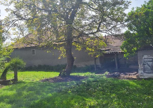Úžasná záhrada, dobrá lokalita, menší dom v MÉRA