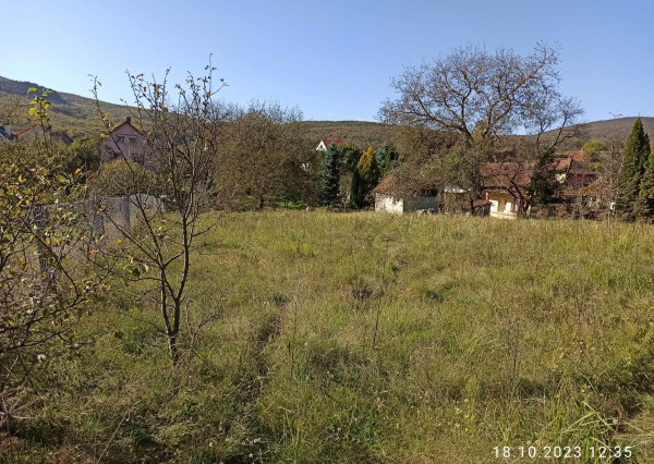 STAVEBNÝ POZEMOK V HOLLÓHÁZA, nové IS