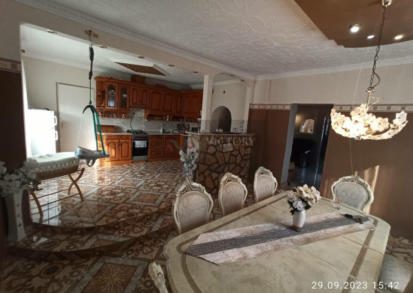 Veľkorysý 4i. TEHLOVÝ rodinný dom v MÉRA