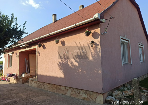 Veľkorysý 4i. TEHLOVÝ rodinný dom v MÉRA