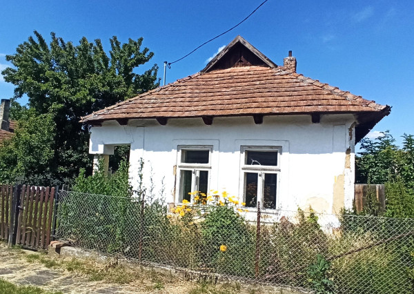 Menší domček v Tornyosnémeti, 1km za hranicou