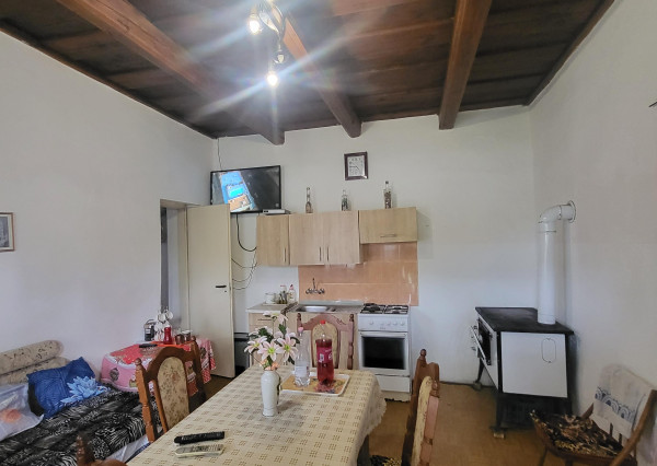 Menší domček v Tornyosnémeti, 1km za hranicou