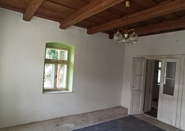 Menší domček v Tornyosnémeti, 1km za hranicou