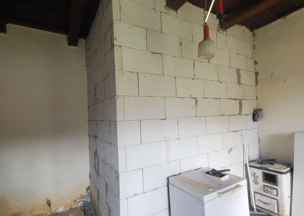 Menší domček v Tornyosnémeti, 1km za hranicou