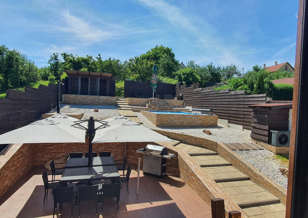 NADŠTANDARDNÝ RODINNÝ DOM PO KOMPLETNEJ REKONŠTRUKCII – GÖNC, len 30 min. od Košíc!