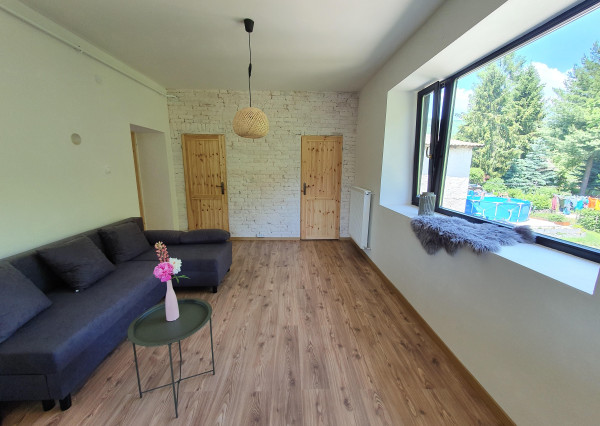 REZERVOVANÝ- EXKLUZÍVNE LEN PRE NÁROČNÝCH HOLLÓHÁZA