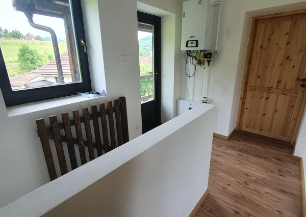 REZERVOVANÝ- EXKLUZÍVNE LEN PRE NÁROČNÝCH HOLLÓHÁZA