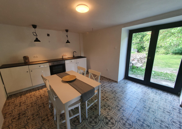 REZERVOVANÝ- EXKLUZÍVNE LEN PRE NÁROČNÝCH HOLLÓHÁZA