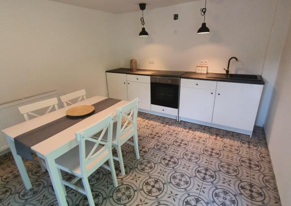 REZERVOVANÝ- EXKLUZÍVNE LEN PRE NÁROČNÝCH HOLLÓHÁZA