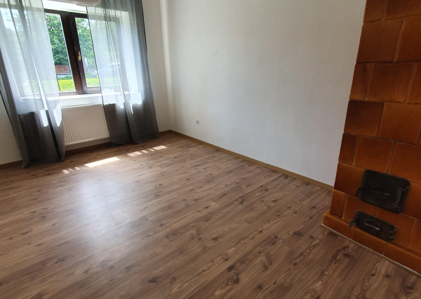 REZERVOVANÝ- EXKLUZÍVNE LEN PRE NÁROČNÝCH HOLLÓHÁZA