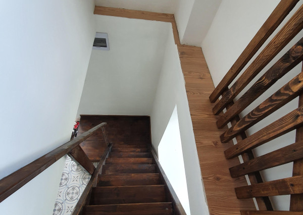 REZERVOVANÝ- EXKLUZÍVNE LEN PRE NÁROČNÝCH HOLLÓHÁZA