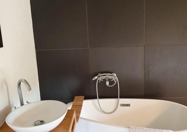 REZERVOVANÉ- ČAROVNÝ A UNIKÁTNY - NOVO ZREKONŠTRUOVANÝ DOM V HOLLÓHÁZA