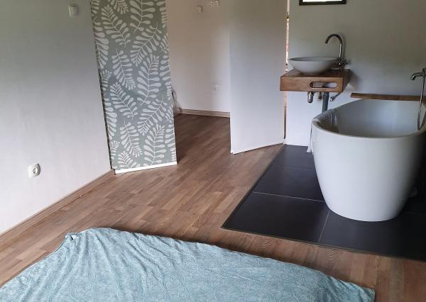 REZERVOVANÉ- ČAROVNÝ A UNIKÁTNY - NOVO ZREKONŠTRUOVANÝ DOM V HOLLÓHÁZA