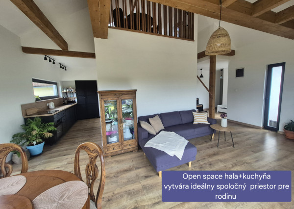 Dom pod lesom s panorámou, 2700 m2 pozemok