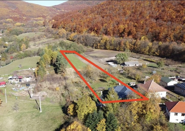 Dom pod lesom s panorámou, 2700 m2 pozemok