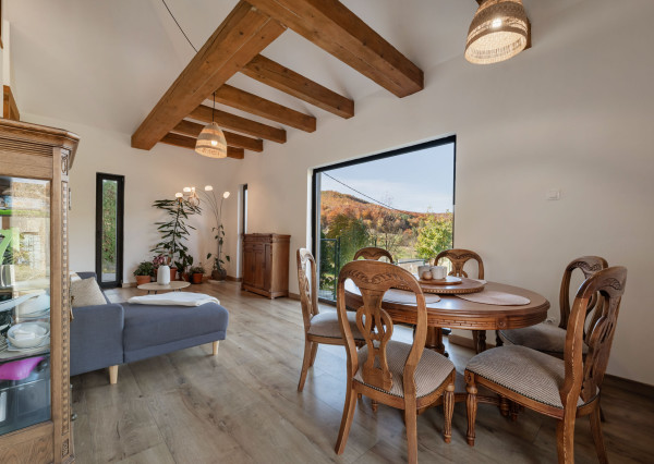 Dom pod lesom s panorámou, 2700 m2 pozemok