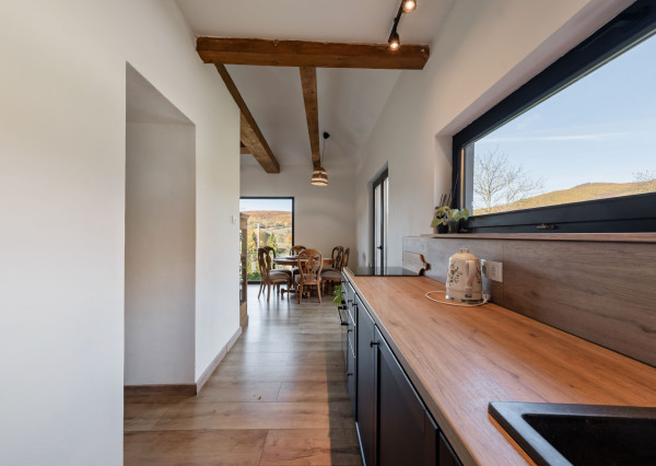 Dom pod lesom s panorámou, 2700 m2 pozemok