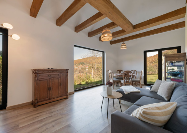 Dom pod lesom s panorámou, 2700 m2 pozemok