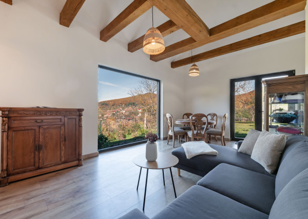 Dom pod lesom s panorámou, 2700 m2 pozemok