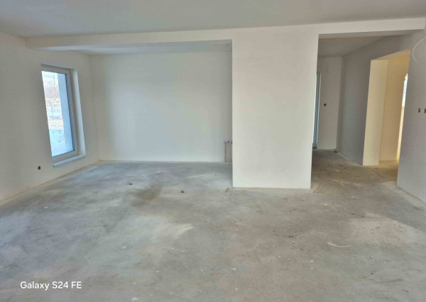 NOVOSTAVBA 4-IZBOVÉHO RD 1 km OD SR HRANICE TORNOSYOSNÉMETI (HU)