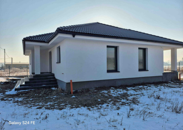 NOVOSTAVBA 4-IZBOVÉHO RD 1 km OD SR HRANICE TORNOSYOSNÉMETI (HU)