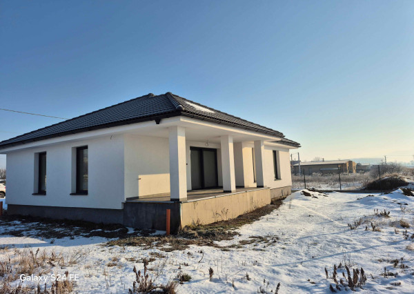 NOVOSTAVBA 4-IZBOVÉHO RD 1 km OD SR HRANICE TORNOSYOSNÉMETI (HU)