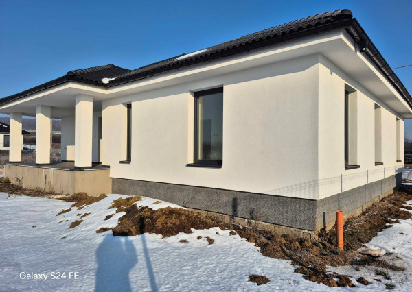 NOVOSTAVBA 4-IZBOVÉHO RD 1 km OD SR HRANICE TORNOSYOSNÉMETI (HU)