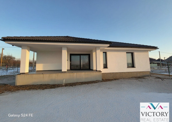NOVOSTAVBA 4-IZBOVÉHO RD 2 km od SR HRANICE TORNYOSNÉMETI (HU)