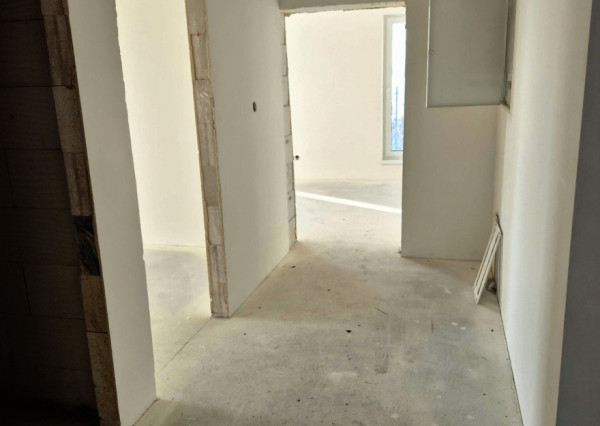 NOVOSTAVBA 4-IZBOVÉHO RD 2 km od SR HRANICE TORNYOSNÉMETI (HU)